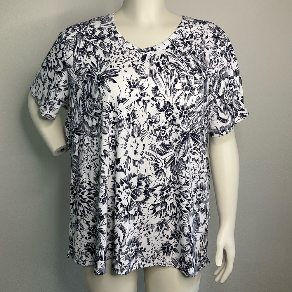 Kim Rogers Perfectly Soft Navy & White Floral Print T-shirt sz 2X